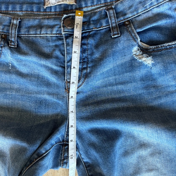 Free People Distressed Blue Jeans SZ 29 29 1/2 inseam - Picture 5 of 6
